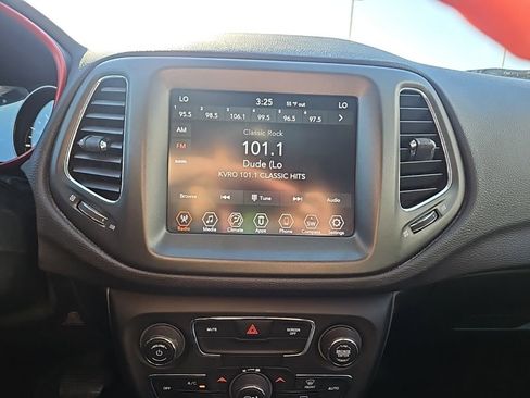 Used 2020 Jeep Compass Trailhawk AWD/4WD image 27