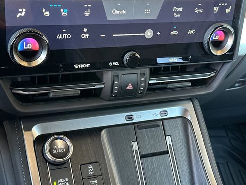Used 2026 Lexus GX 550 w/ Accessory Package (31) AWD/4WD image 20