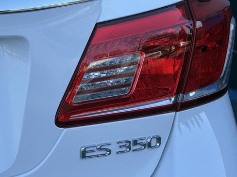 Used 2012 Lexus ES 350 FWD image 23