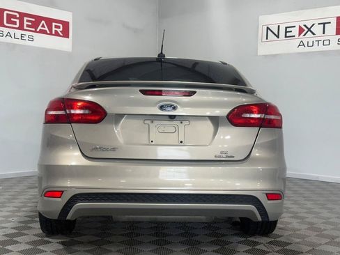 Used 2015 Ford Focus SE w/ SE Sport Package FWD image 8