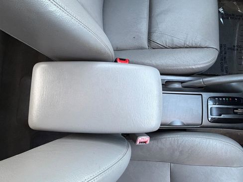 Used 2005 Toyota Camry LE image 23