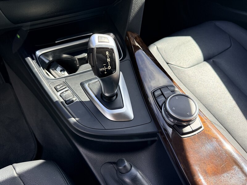 Used 2015 BMW 328i Sedan RWD image 17