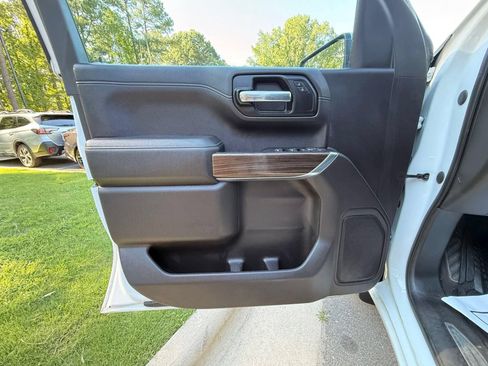 Used 2020 Chevrolet Silverado 1500 LT RWD image 17