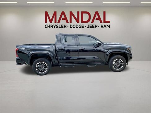 Used 2025 Toyota Tacoma TRD Sport w/ TRD Sport Upgrade Package RWD image 4