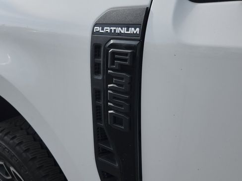 New 2025 Ford F350 Platinum w/ FX4 Off-Road Package image 18