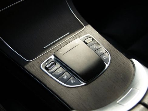 Used 2021 Mercedes-Benz GLC 300 image 19