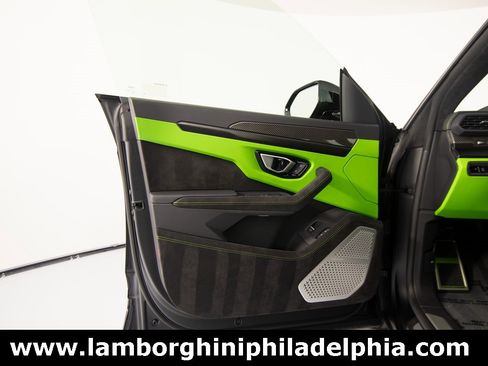 Used 2024 Lamborghini Urus S image 11