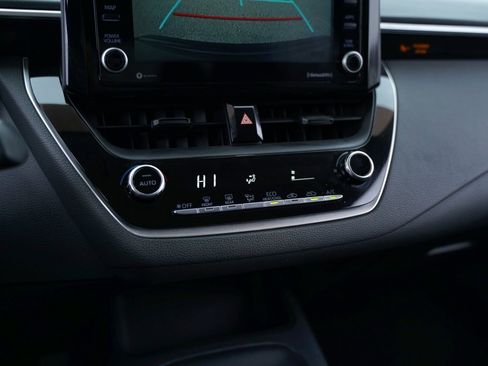 Used 2022 Toyota Corolla LE image 16