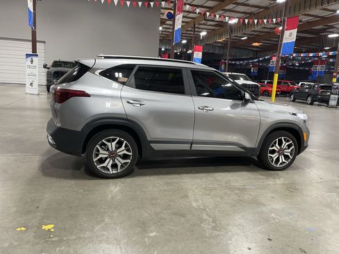 Used 2021 Kia Seltos SX w/ SX Sunroof Package AWD/4WD image 6