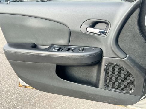 Used 2012 Chrysler 200 Touring image 28