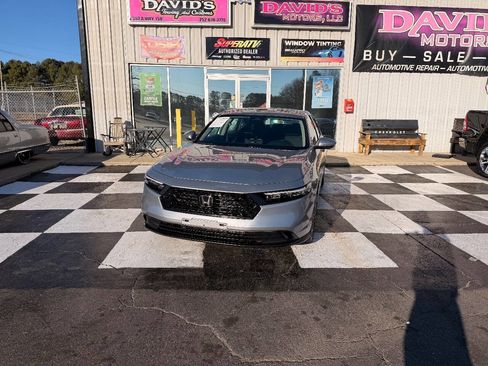 Used 2024 Honda Accord EX image 2