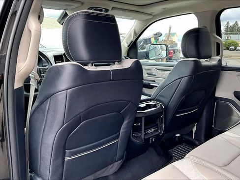 Used 2024 RAM 1500 Limited AWD/4WD image 12