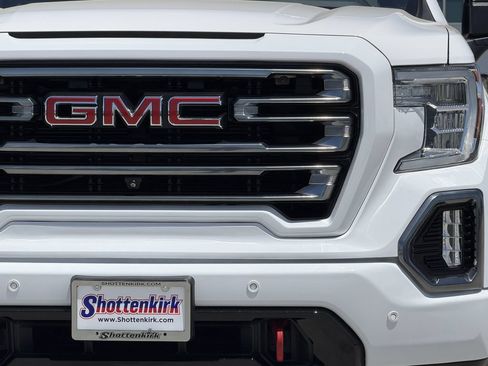 Used 2021 GMC Sierra 1500 AT4 w/ AT4 Value Package AWD/4WD image 8