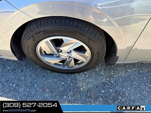 Used 2024 Hyundai Elantra SE FWD image 12