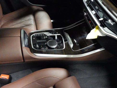 Certified 2025 BMW X5 xDrive50e w/ M Sport Package image 5