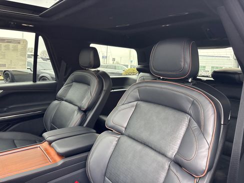 New 2026 Lincoln Navigator Black Label AWD/4WD image 26