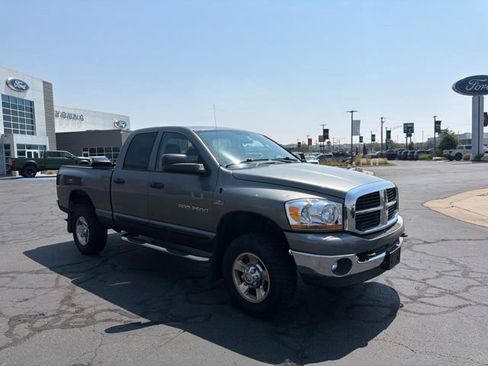 Used 2006 Dodge Ram 2500 Truck SLT w/ Trailer Tow Group AWD/4WD image 2