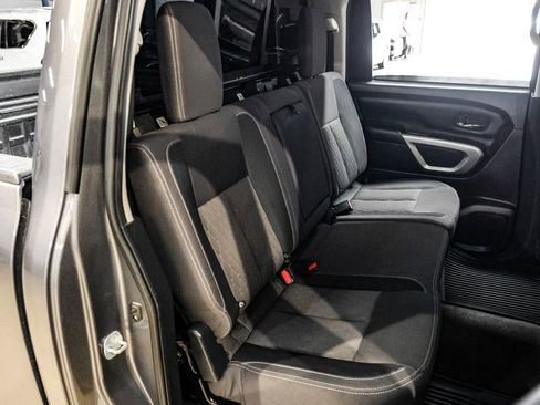 Used 2021 Nissan Titan SV w/ SV Convenience Package AWD/4WD image 31