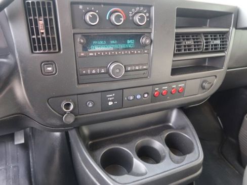 Used 2015 Chevrolet Express 2500 image 12