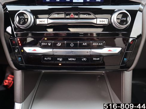 Used 2023 Ford Explorer Platinum w/ Technology Package image 27