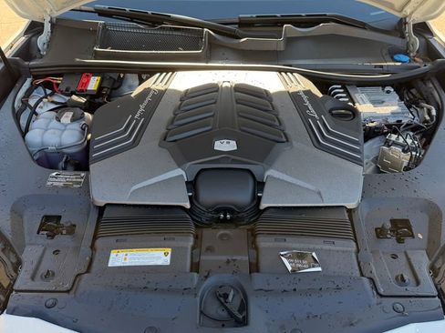 Used 2022 Lamborghini Urus image 9