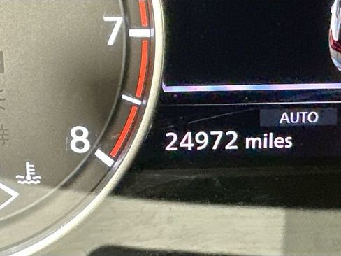 Used 2024 Nissan Rogue SV w/ SV Premium Package image 16