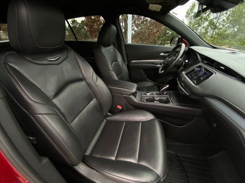 Used 2021 Cadillac XT4 Premium Luxury w/ Cold Weather Package image 13