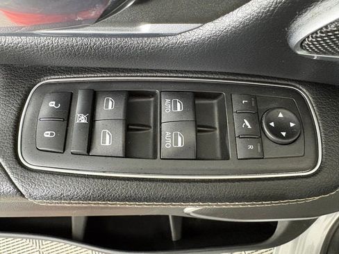 Used 2019 RAM 1500 Laramie AWD/4WD image 14