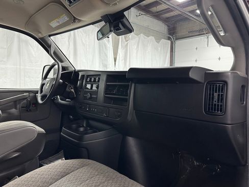 Used 2025 Chevrolet Express 3500 LT w/ LT Preferred Equipment Group image 49