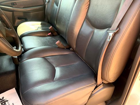 Used 2005 Chevrolet Silverado 3500 2WD Crew Cab w/ Heavy-Duty Power Package image 16