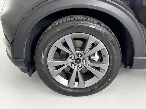Used 2023 Ford Explorer XLT w/ Equipment Group 202A RWD image 30