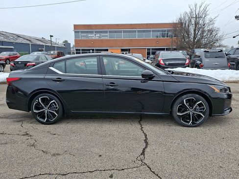 Used 2024 Nissan Altima 2.5 SR image 7