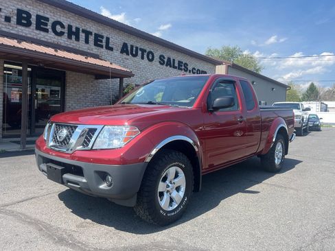 Used 2013 Nissan Frontier SV w/ SV Value Truck Pkg AWD/4WD image 2