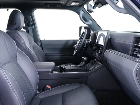 Used 2025 Lexus GX 550 w/ Accessory Package (2T) AWD/4WD image 28
