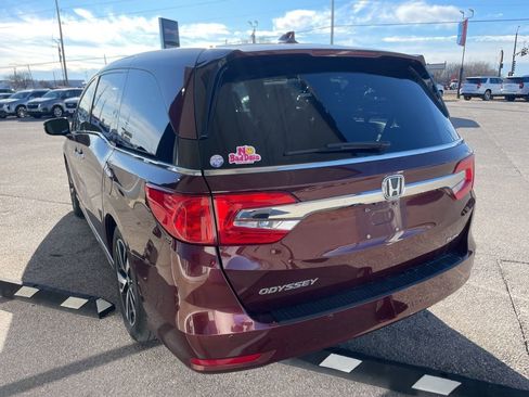 Used 2018 Honda Odyssey Elite image 4