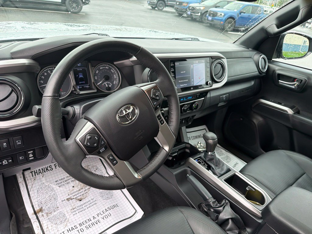Used 2021 Toyota Tacoma Limited AWD/4WD image 11