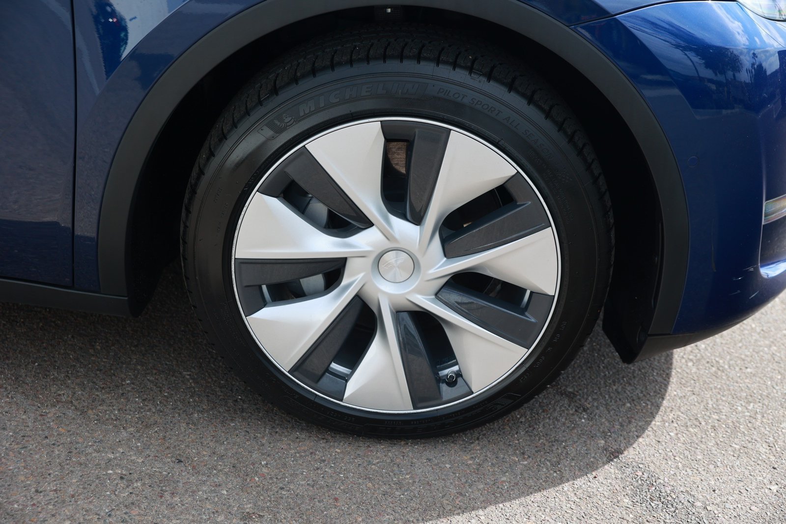 Used 2021 Tesla Model Y Long Range AWD/4WD image 10