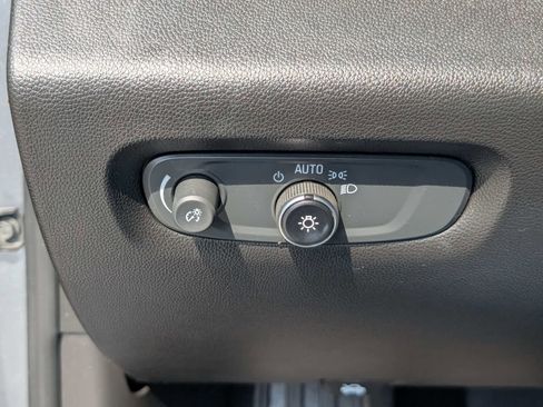 Used 2020 Chevrolet Traverse LS FWD image 18