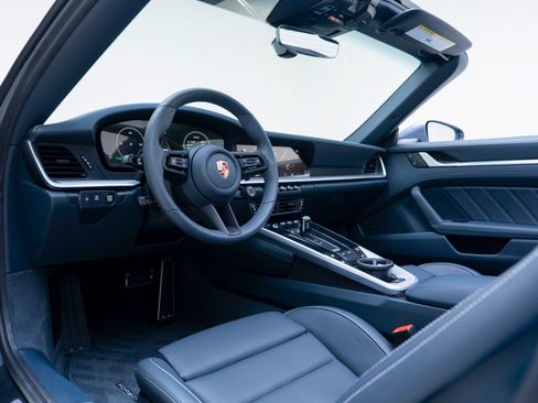 Used 2026 Porsche 911 Targa 4S AWD/4WD image 2