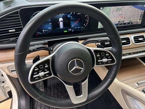 Used 2022 Mercedes-Benz GLS 450 4MATIC image 23