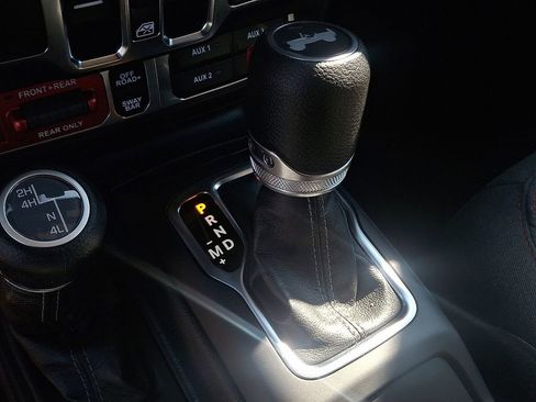 Used 2024 Jeep Wrangler Unlimited Rubicon image 15