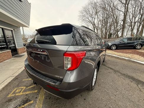 Used 2021 Ford Explorer XLT w/ Equipment Group 202A image 6