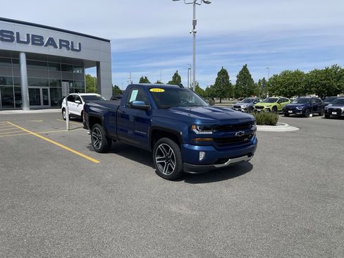 Used 2017 Chevrolet Silverado 1500 LT w/ LT Convenience Package AWD/4WD image 2