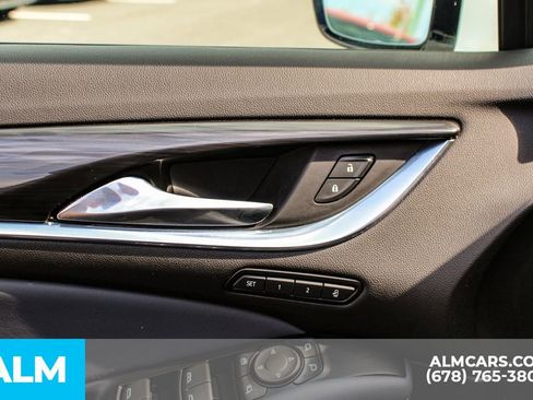 Used 2024 Buick Enclave Premium image 39