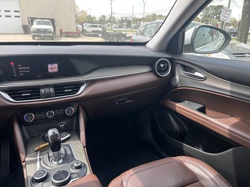 Used 2018 Alfa Romeo Stelvio Ti image 7