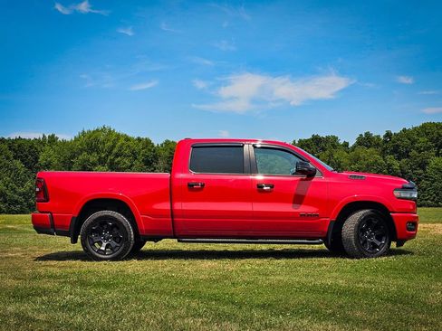 Used 2025 RAM 1500 Big Horn AWD/4WD image 3