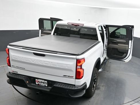 Used 2024 Chevrolet Silverado 1500 ZR2 w/ Technology Package image 47