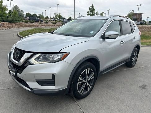 Used 2019 Nissan Rogue SV w/ Sun & Sound Touring Package AWD/4WD image 3