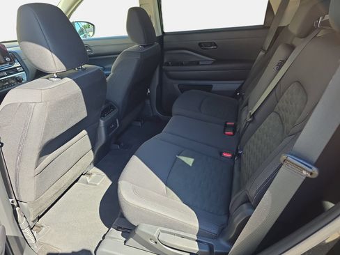 Used 2025 Nissan Pathfinder SV FWD image 14