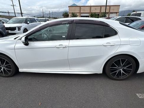Used 2021 Toyota Camry SE FWD image 8